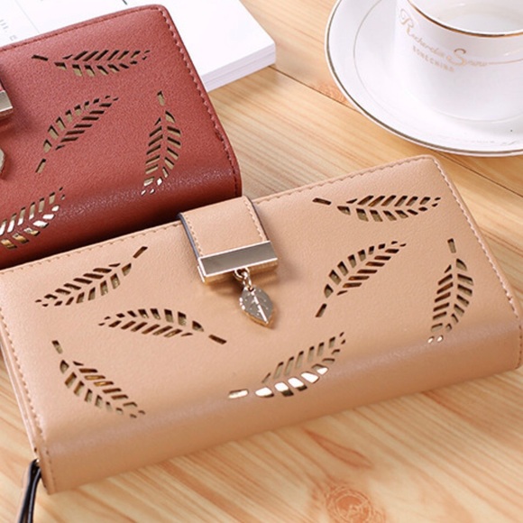 Tan women’s wallet leaf embellishments - Picture 5 of 8